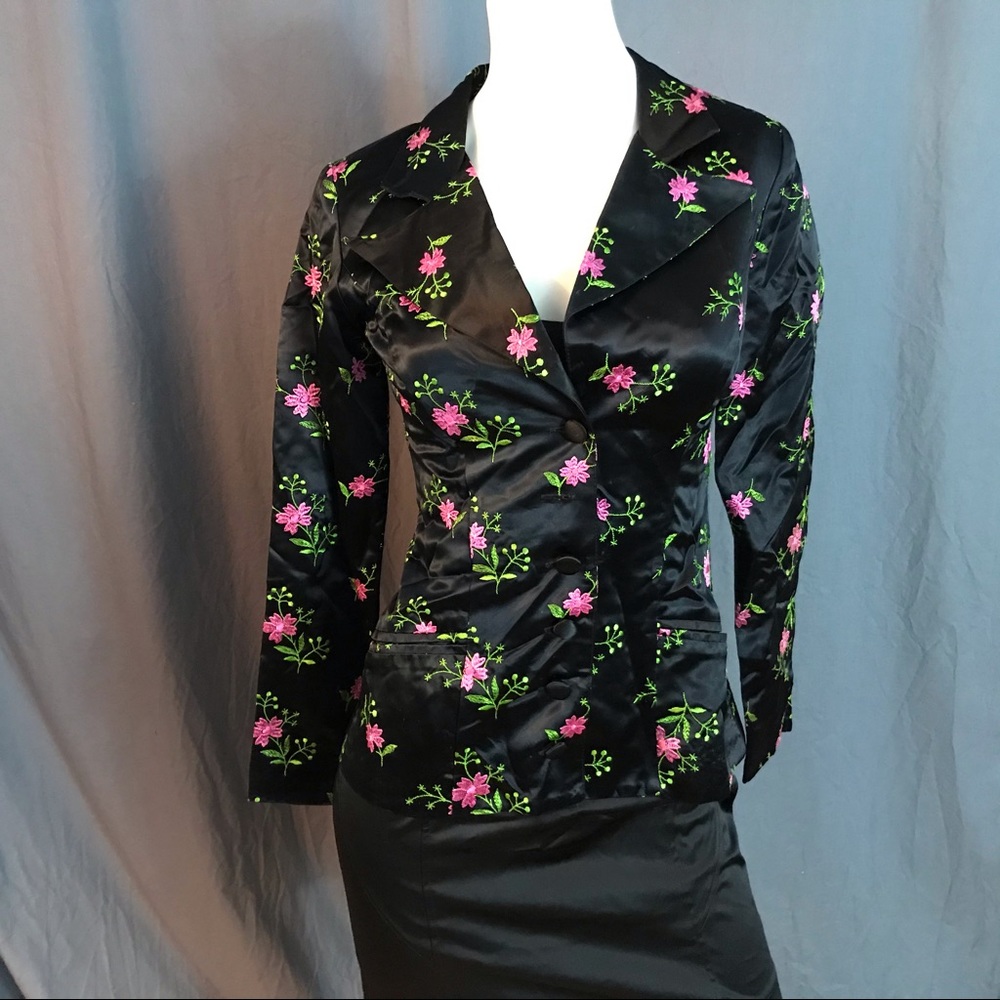 Betsey Johnson embroidered flower satin jacket P